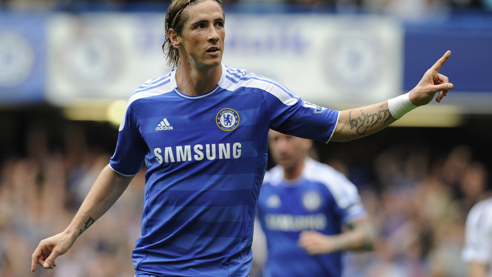 《勇士主场惜败湖人，系列赛总比分1-1》，2021勇士vs湖人比分